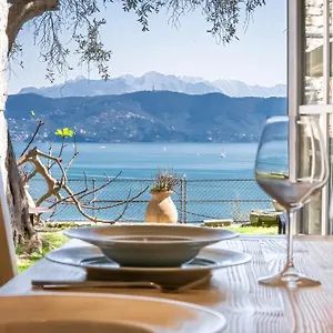 https://villa-castello-portovenere.hotelitalianriviera.com